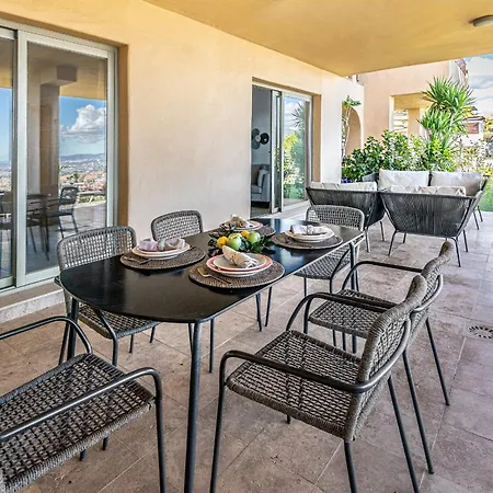 Apartment Sea Views And Garden In Hacienda Cifuentes Estepona