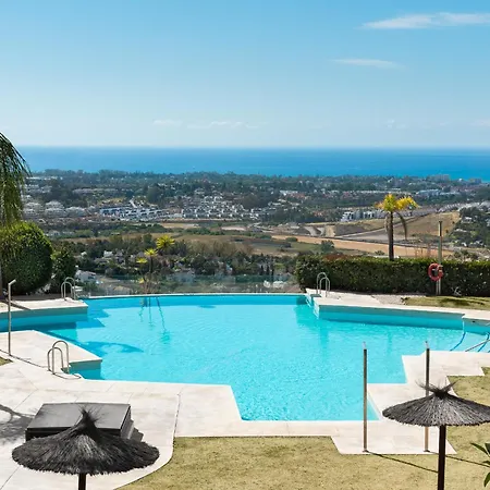 Apartment Sea Views And Garden In Hacienda Cifuentes Estepona