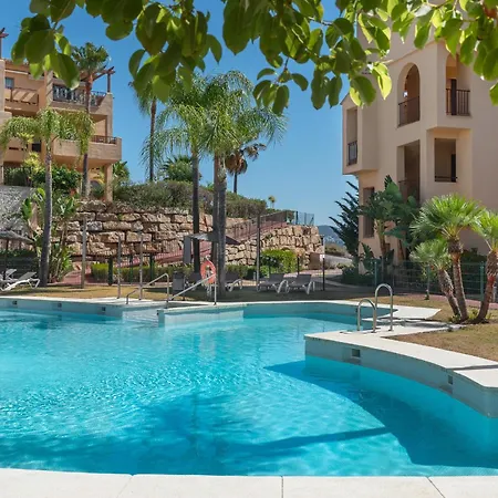 Apartment Sea Views And Garden In Hacienda Cifuentes Estepona