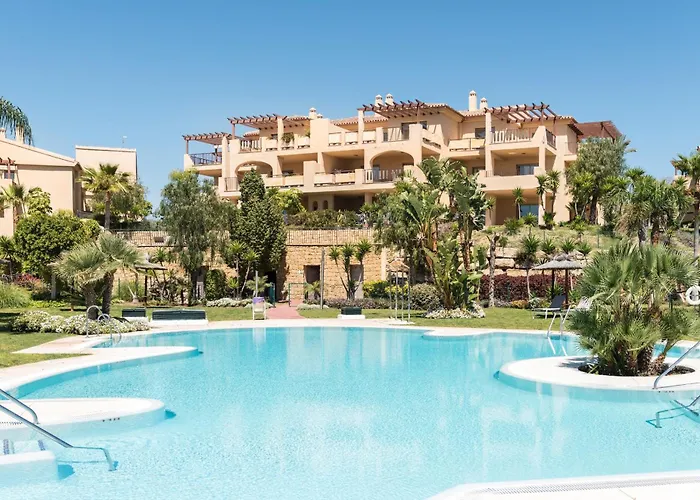 Sea Views And Garden In Hacienda Cifuentes Estepona