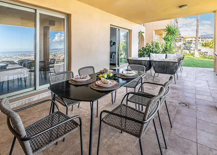 Apartment Sea Views And Garden In Hacienda Cifuentes Estepona