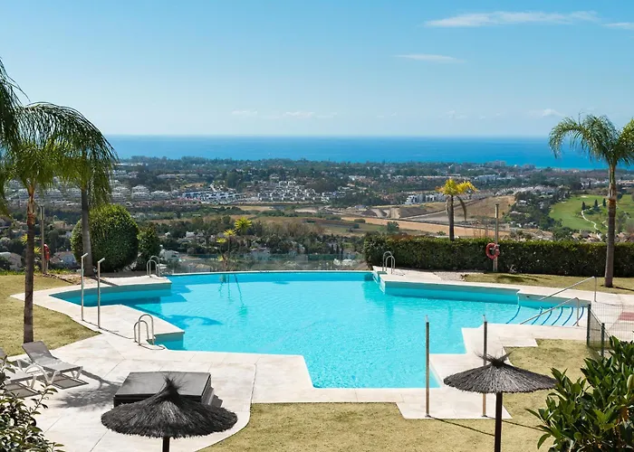 Apartment Sea Views And Garden In Hacienda Cifuentes Estepona